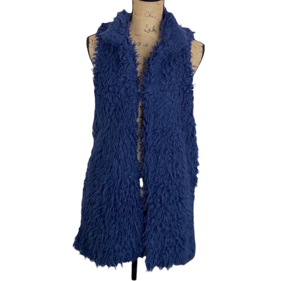 Chelsea & Violet Jackets & Blazers - Chelsea & Violet Navy Faux Fur Vest
